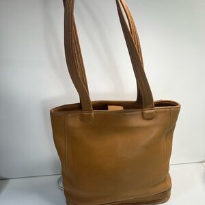 Vintage coach 9305 Camel colored leather tote shoulder bag